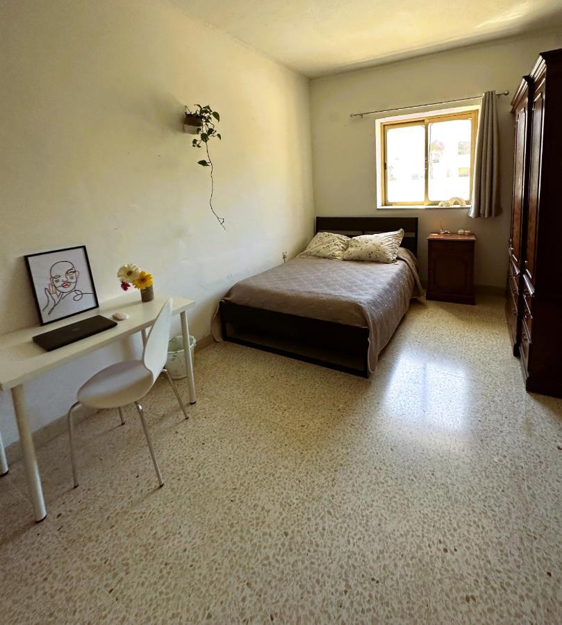 Homestay St Julian Rainbow *
